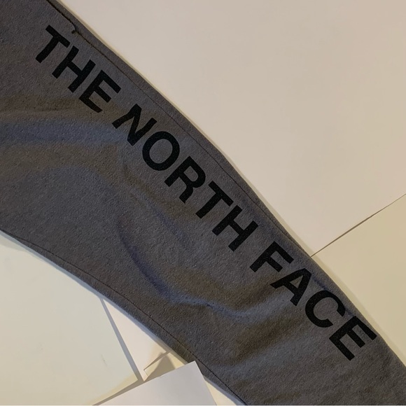 β°οΈTNF THE NORTH FACE GREY SPELL OUT LOGO SWEATPANTS UNISEX SIZE MEDIUMβ°οΈ - Picture 2 of 6